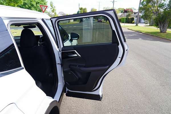 2025 Mitsubishi Outlander LS ZM