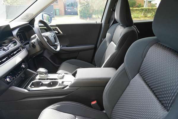 2025 Mitsubishi Outlander LS ZM