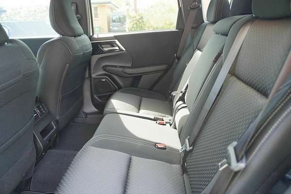 2025 Mitsubishi Outlander LS ZM