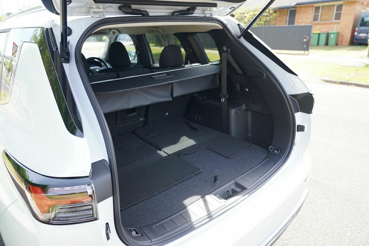 2025 Mitsubishi Outlander LS ZM