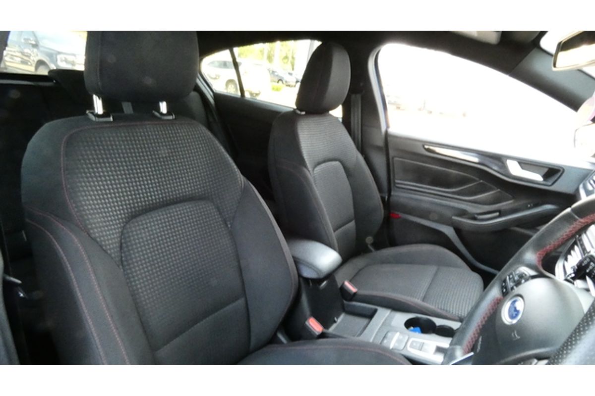 2020 Ford Focus ST-Line SA