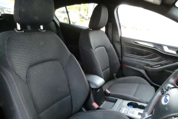 2020 Ford Focus ST-Line SA