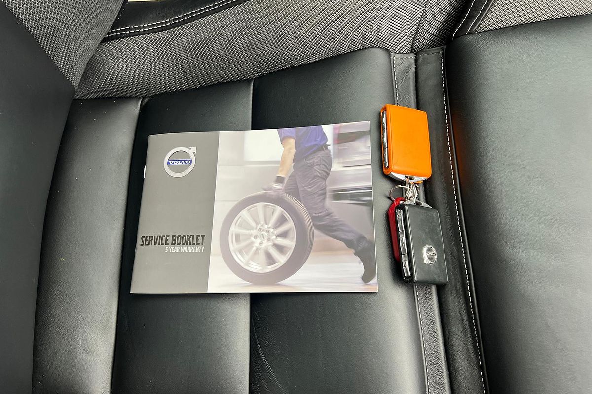 2021 Volvo XC60 T6 R-Design