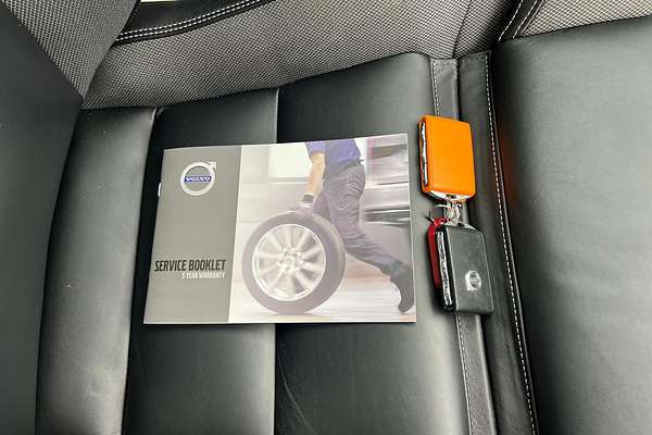 2021 Volvo XC60 T6 R-Design