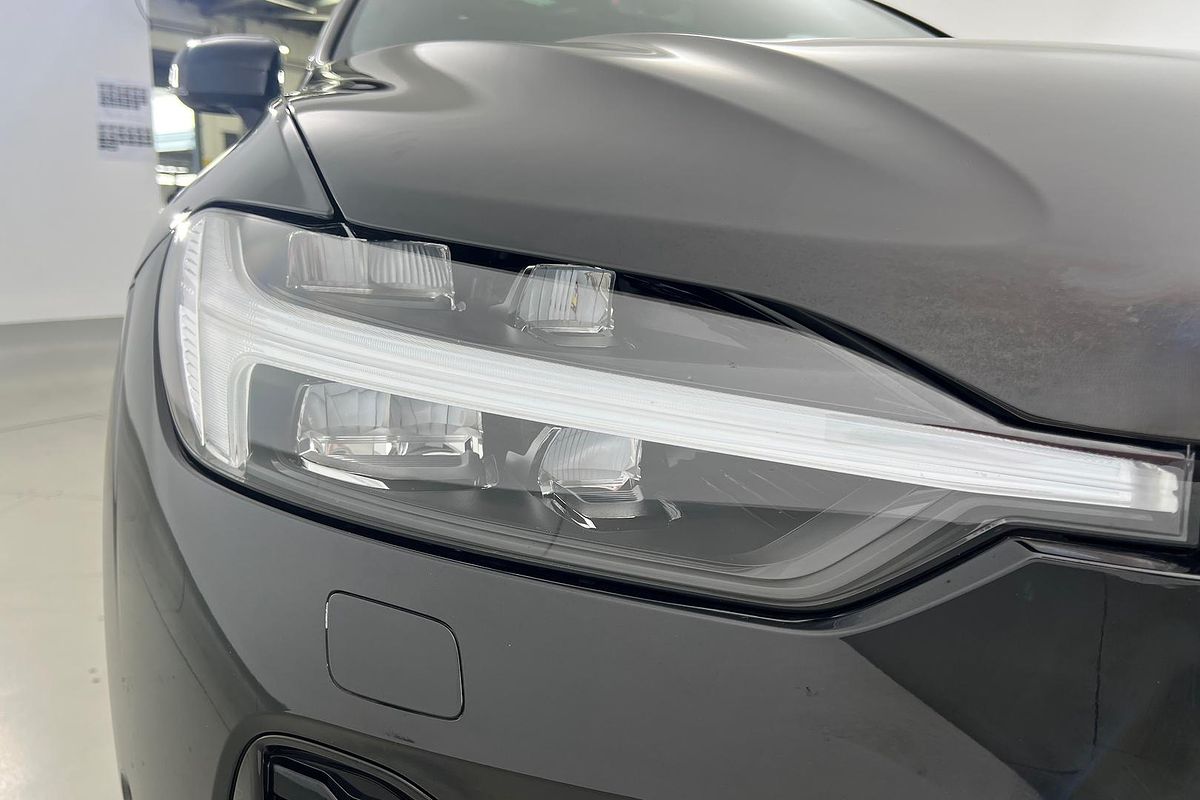 2021 Volvo XC60 T6 R-Design