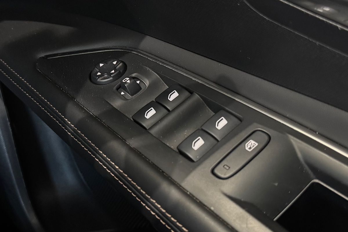 2017 Peugeot 3008 GT Line P84