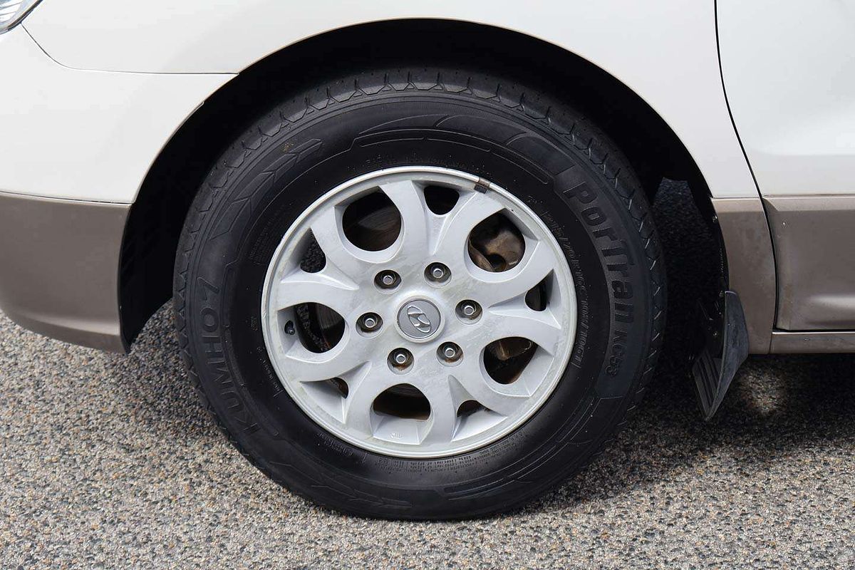 2012 Hyundai iMax TQ-W