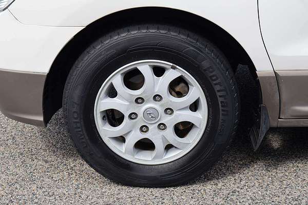 2012 Hyundai iMax TQ-W