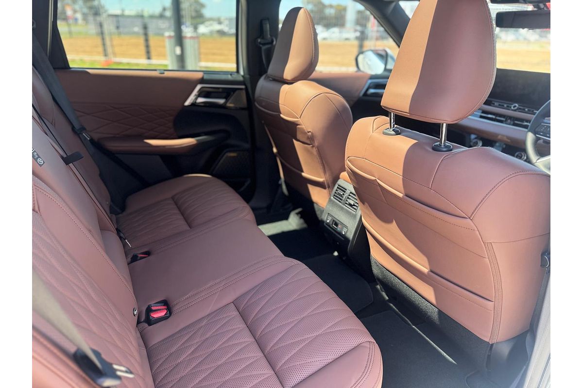 2025 Mitsubishi Outlander Exceed Tourer ZM