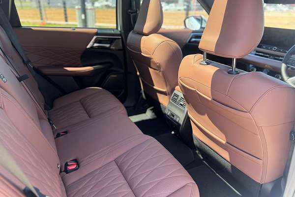2025 Mitsubishi Outlander Exceed Tourer ZM