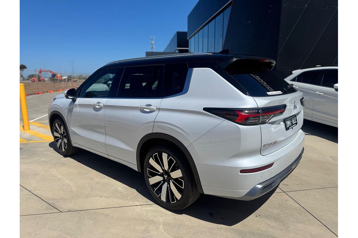 2025 Mitsubishi Outlander Exceed Tourer ZM