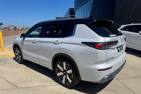 2025 Mitsubishi Outlander Exceed Tourer ZM