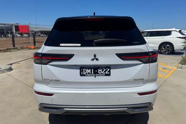 2025 Mitsubishi Outlander Exceed Tourer ZM