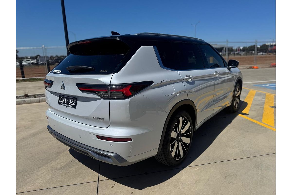 2025 Mitsubishi Outlander Exceed Tourer ZM