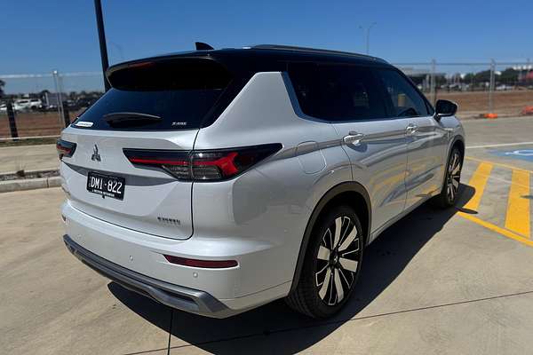 2025 Mitsubishi Outlander Exceed Tourer ZM