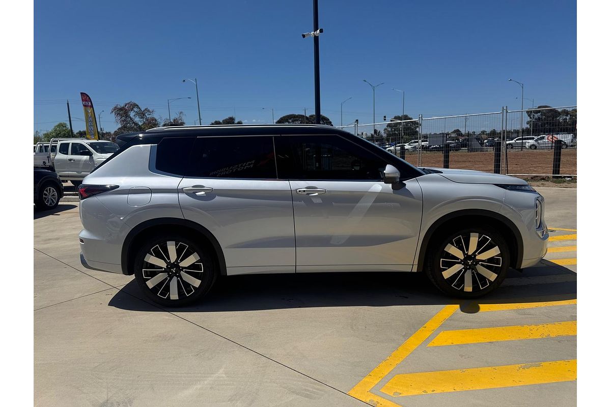 2025 Mitsubishi Outlander Exceed Tourer ZM
