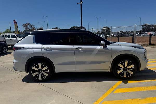 2025 Mitsubishi Outlander Exceed Tourer ZM