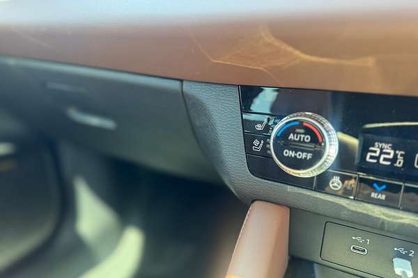 2025 Mitsubishi Outlander Exceed Tourer ZM