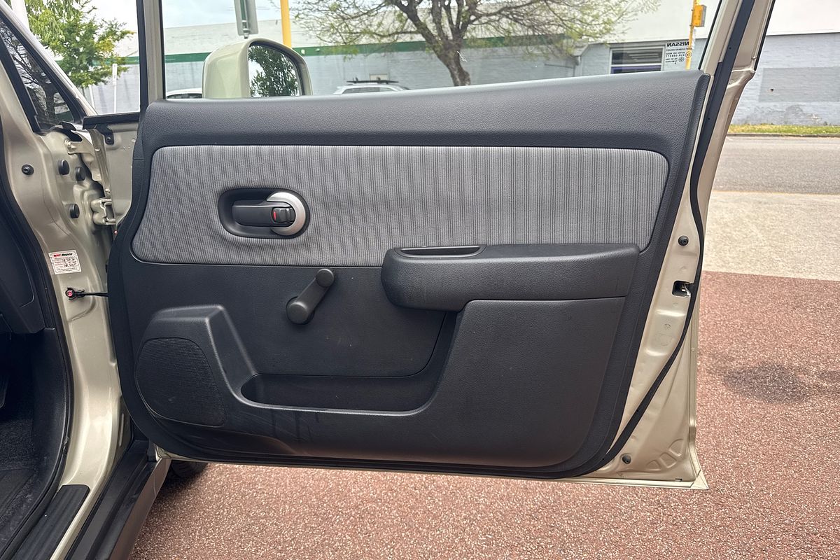 2008 Nissan Tiida ST C11