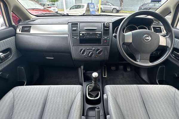 2008 Nissan Tiida ST C11