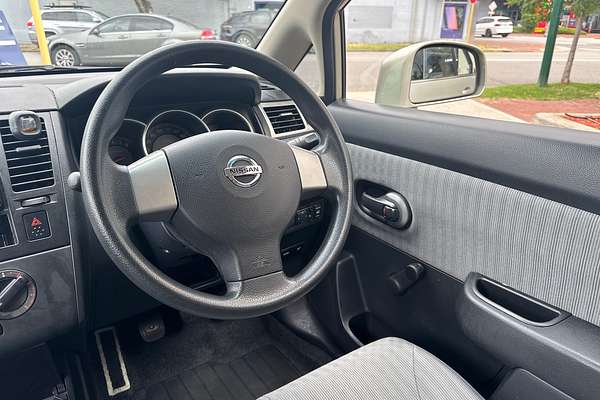 2008 Nissan Tiida ST C11