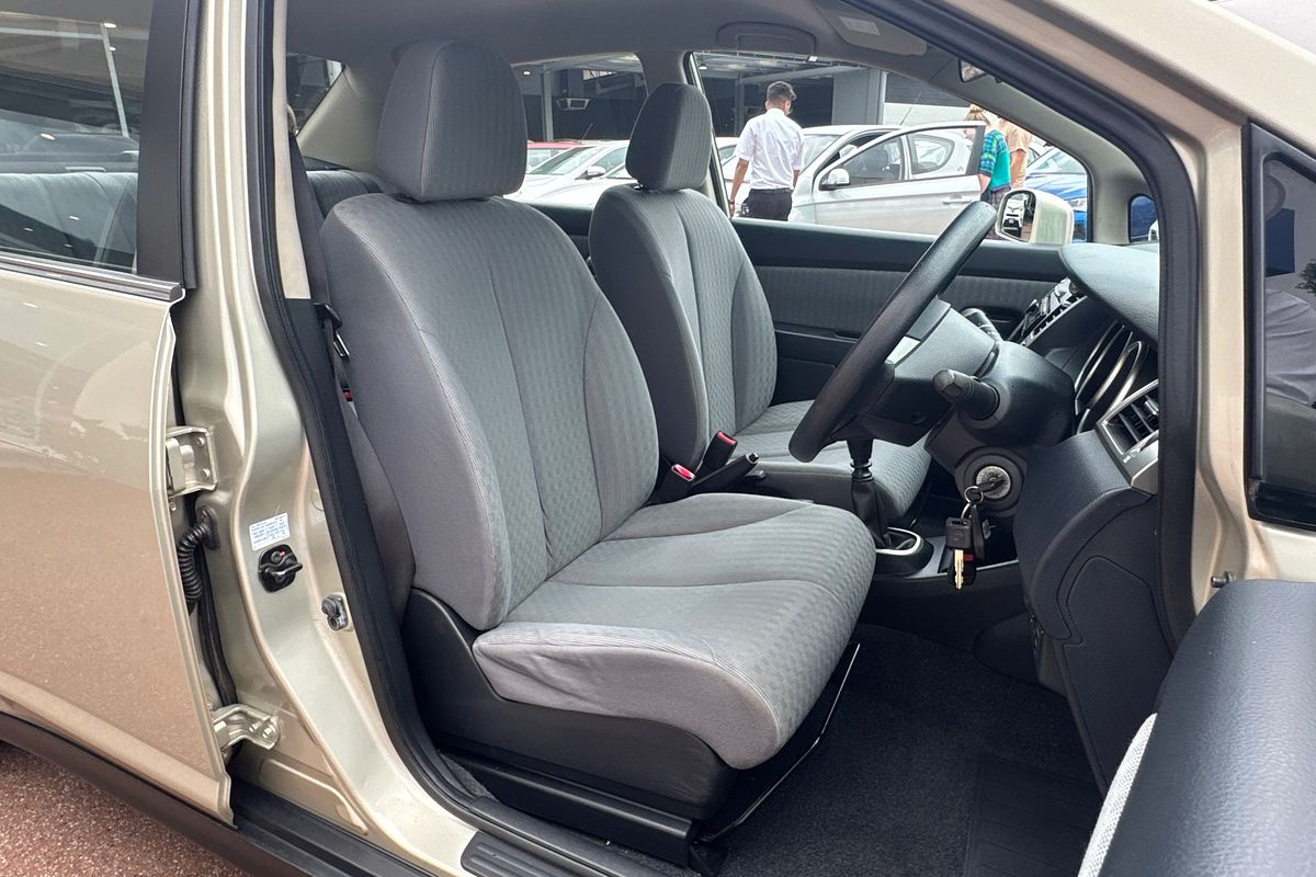 2008 Nissan Tiida ST C11