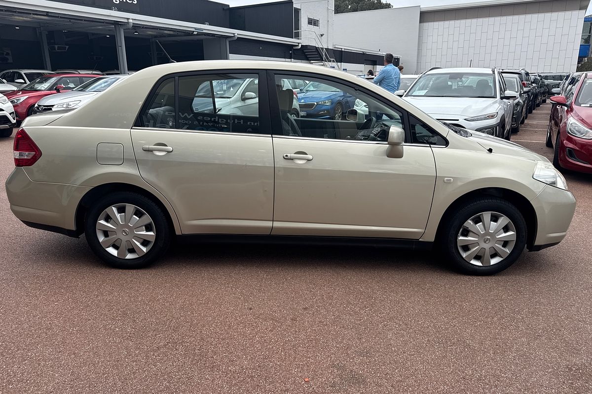2008 Nissan Tiida ST C11