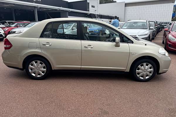 2008 Nissan Tiida ST C11