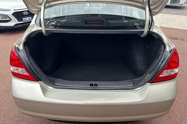 2008 Nissan Tiida ST C11