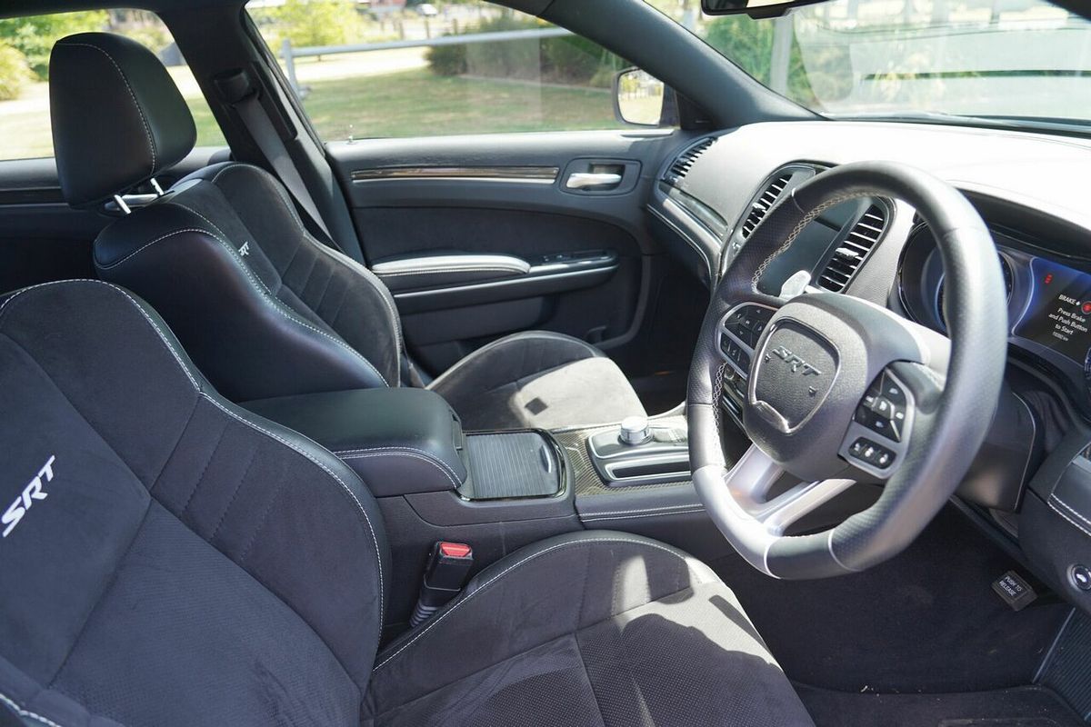 2018 Chrysler 300 SRT Core LX