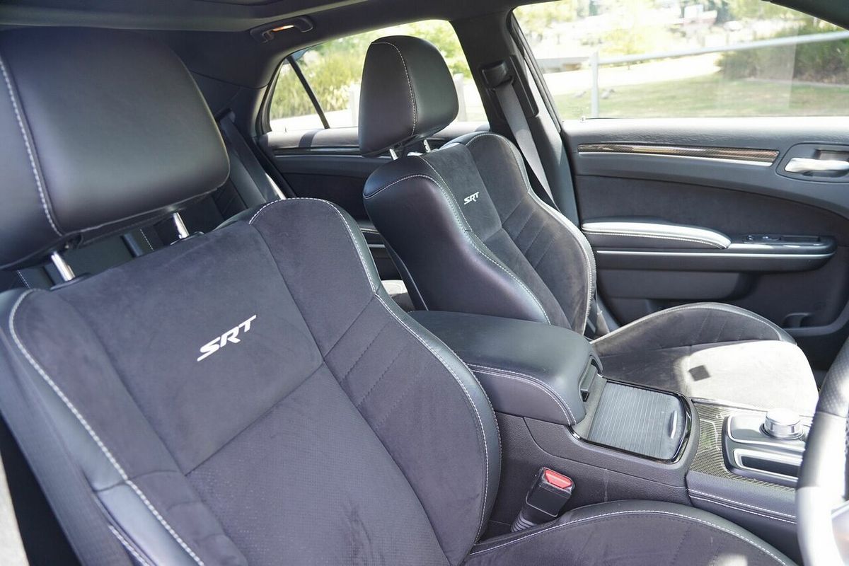 2018 Chrysler 300 SRT Core LX