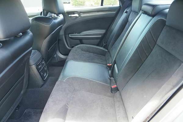 2018 Chrysler 300 SRT Core LX