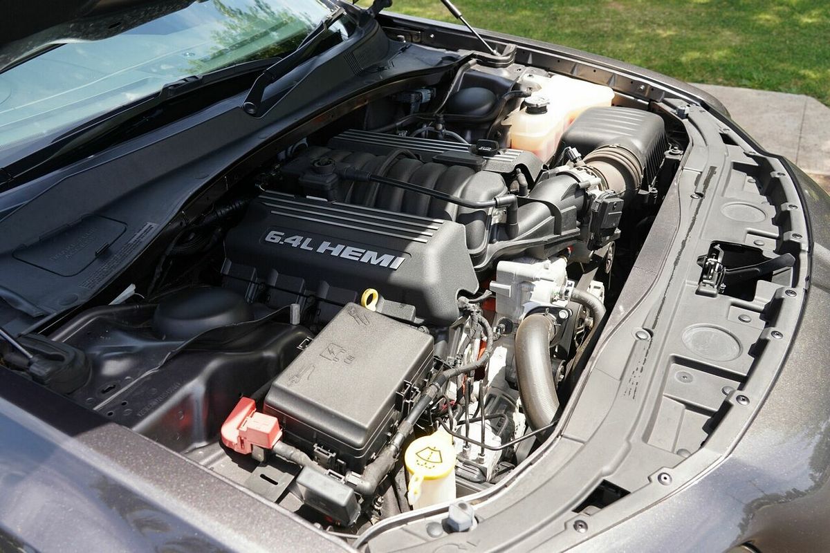 2018 Chrysler 300 SRT Core LX