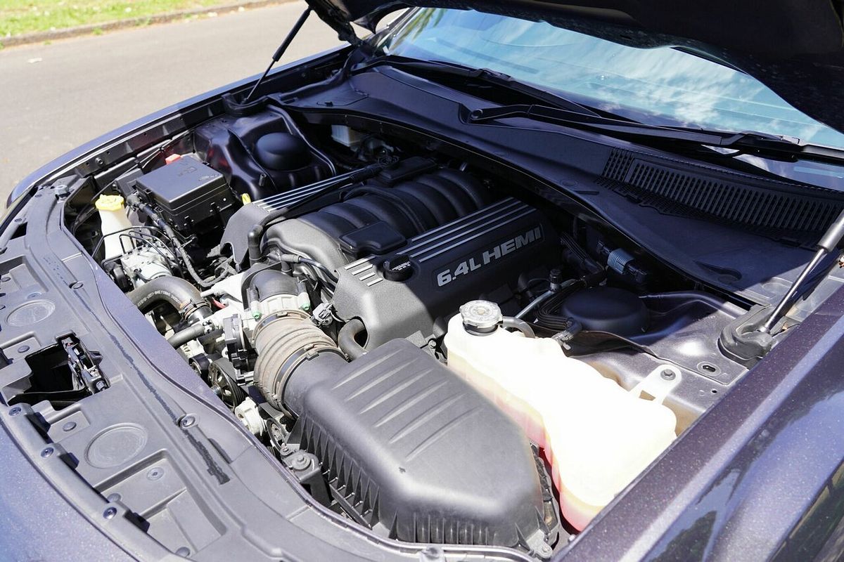 2018 Chrysler 300 SRT Core LX