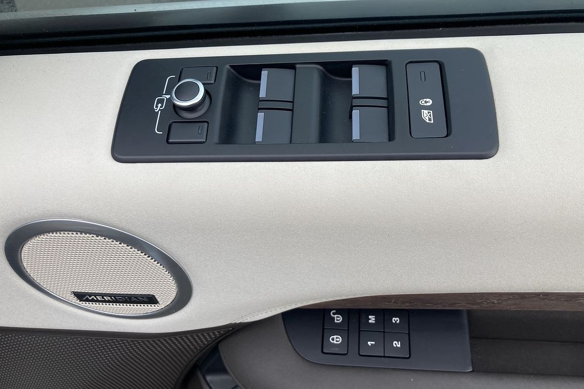 2017 Land Rover Discovery SD4 HSE Series 5