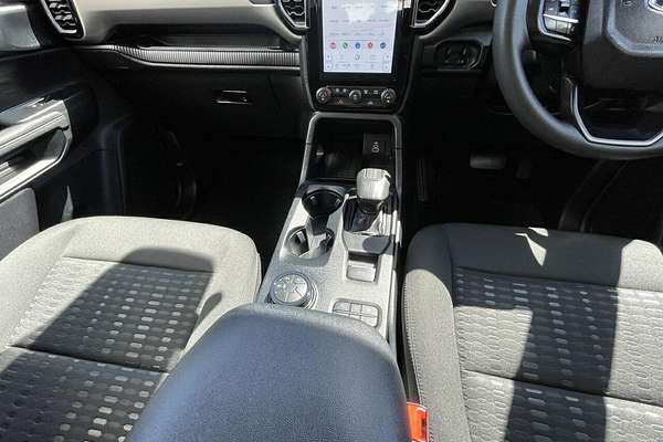 2024 Ford Everest Ambiente 2.0L