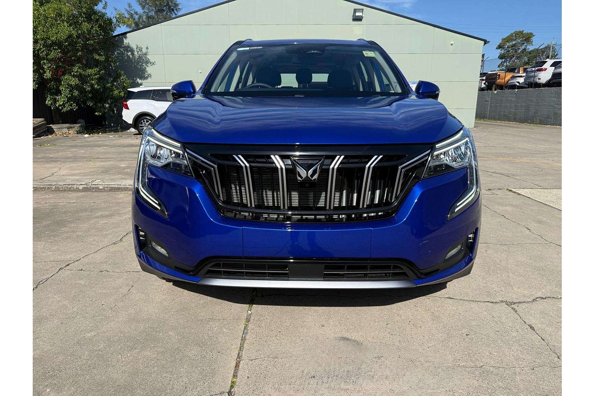 2025 Mahindra XUV700 AX7L