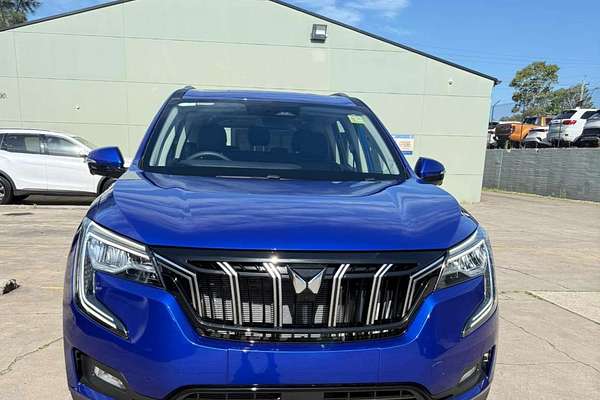 2025 Mahindra XUV700 AX7L