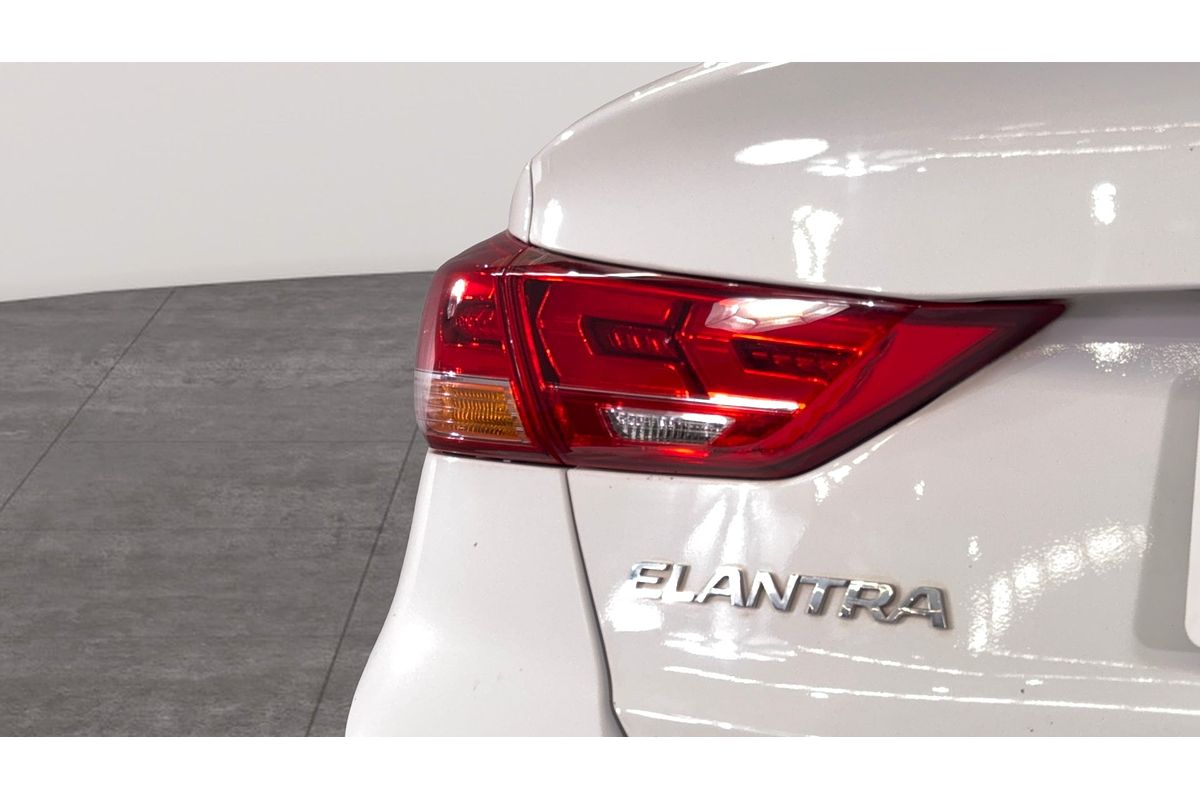 2017 Hyundai Elantra SR Turbo AD