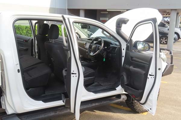 2019 Toyota Hilux SR GUN126R 4X4