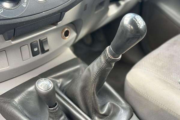 2010 Toyota Hilux SR KUN26R 4X4