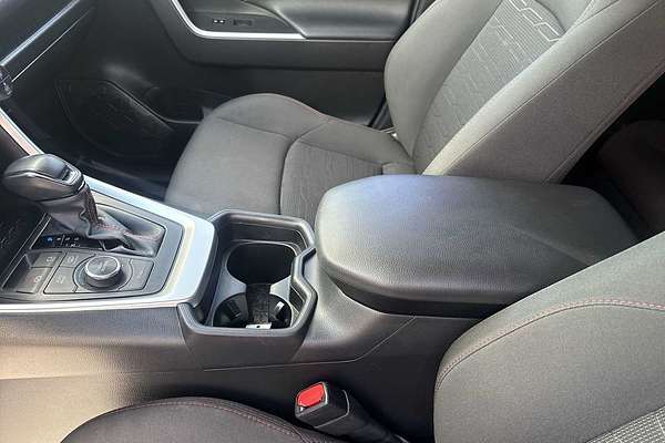 2021 Toyota RAV4 SE