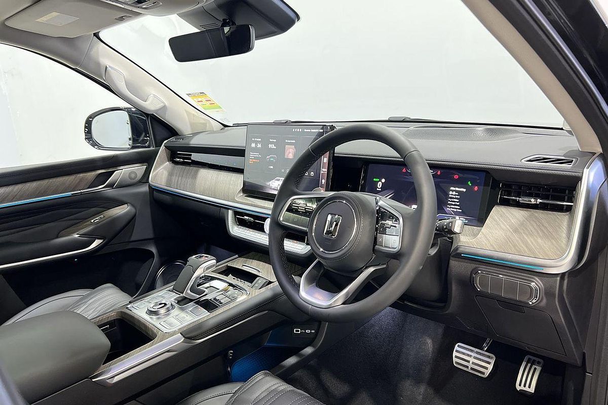 2025 GWM Tank 500 Ultra Hi4-T PHEV P03