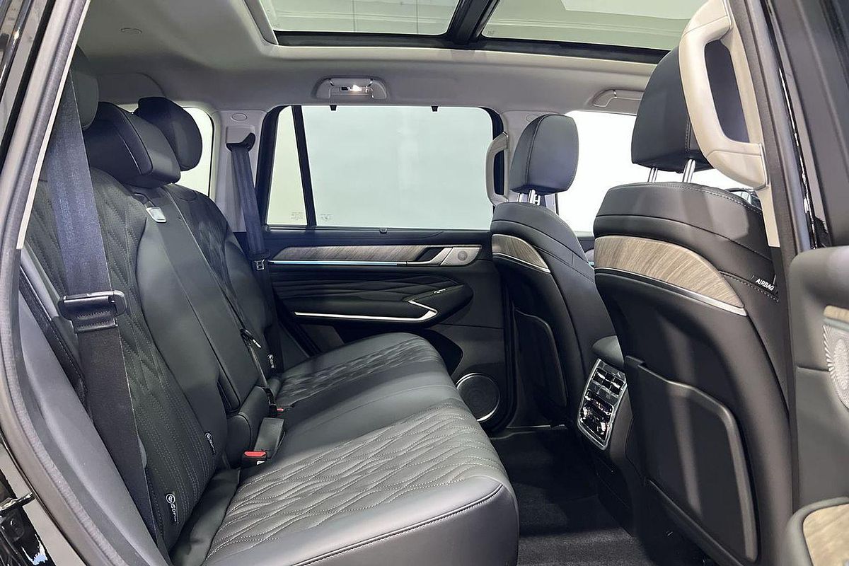 2025 GWM Tank 500 Ultra Hi4-T PHEV P03