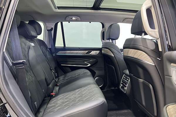 2025 GWM Tank 500 Ultra Hi4-T PHEV P03