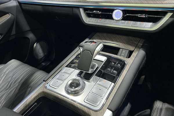 2025 GWM Tank 500 Ultra Hi4-T PHEV P03