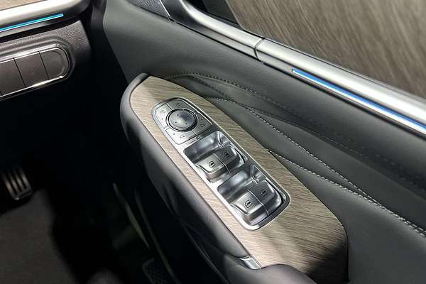 2025 GWM Tank 500 Ultra Hi4-T PHEV P03