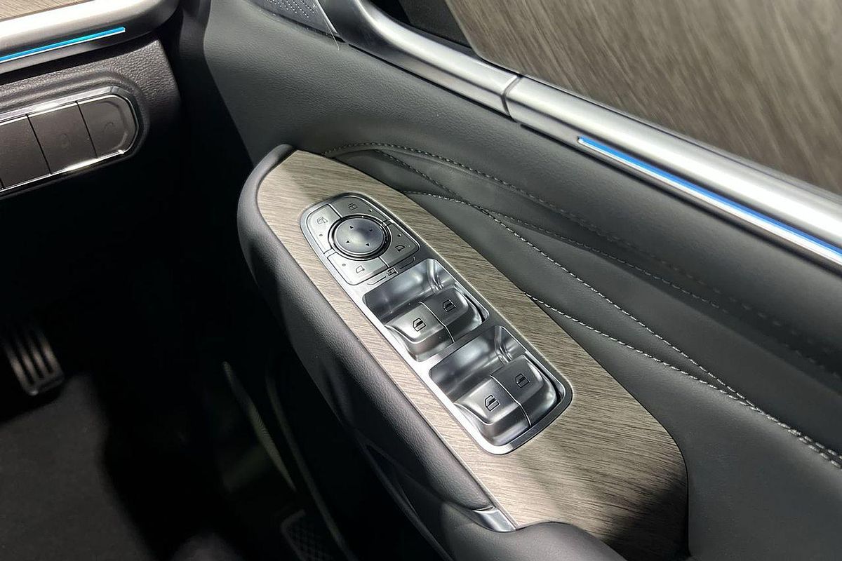 2025 GWM Tank 500 Ultra Hi4-T PHEV P03