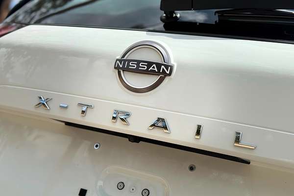 2025 Nissan X-TRAIL ST T33