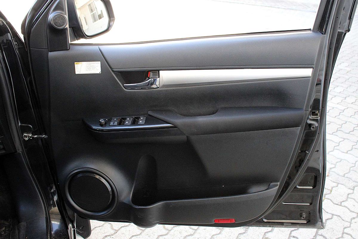 2020 Toyota Hilux SR5 GUN126R 4X4